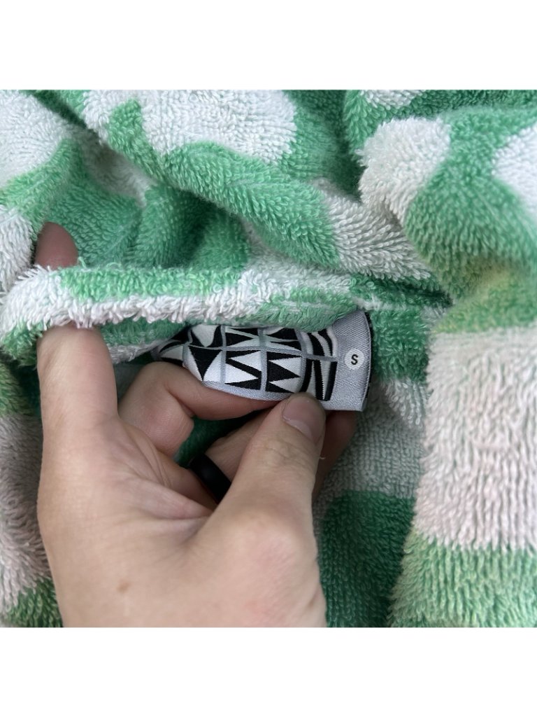 Dusen Dusen Geometric Pattern Robe Tie Front Terry Cloth White Green Size Small — image 7 of 8